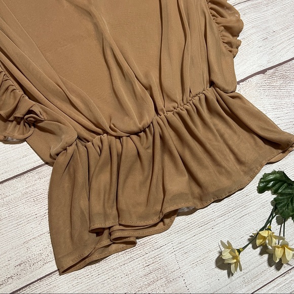 EXPRESS Ruffle V-Neck Peplum Top - Picture 4 of 12